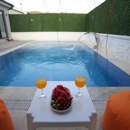 Talia Villalari Βίλα Φετιγιέ