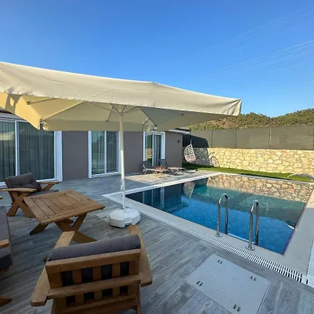 וילה Talia Villalari