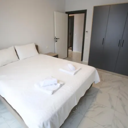 Talia Villalari Villa *