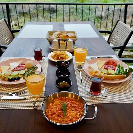 Talia Villalari * פאטהיה