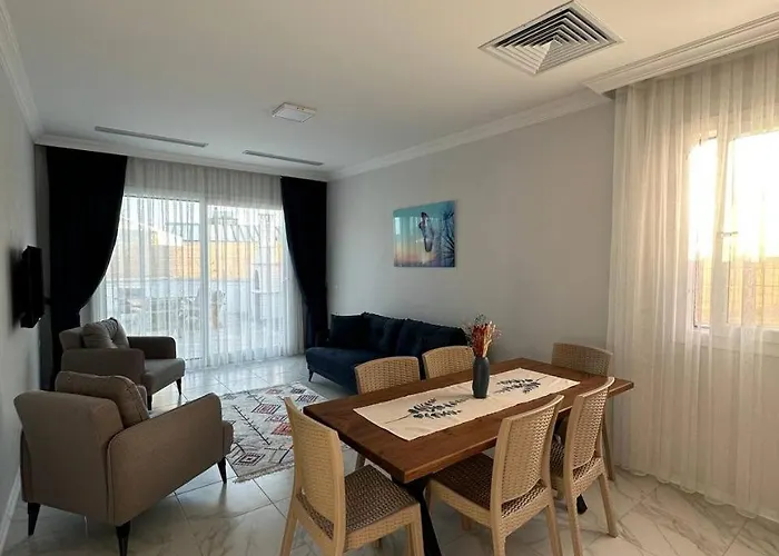 Talia Villalari Vila *